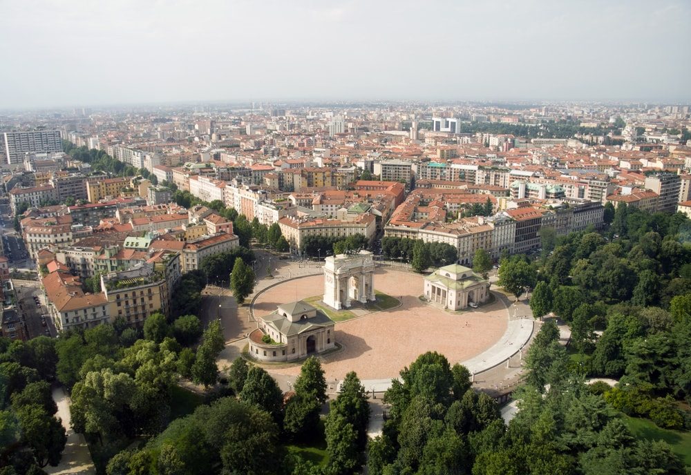 milánóba