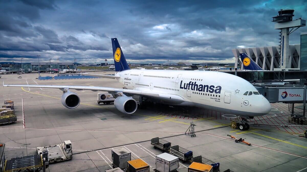 Lufthansa, Debrecen–München